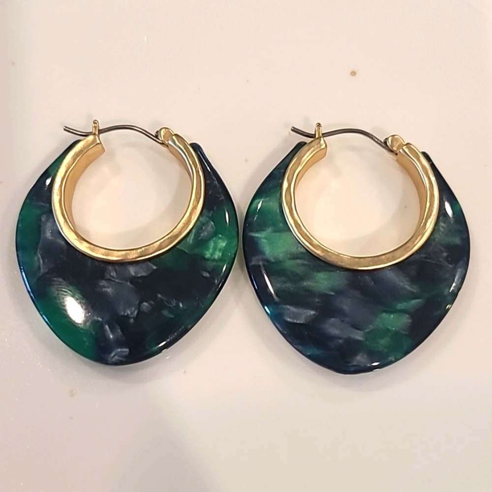 Emerald green and gold earrings